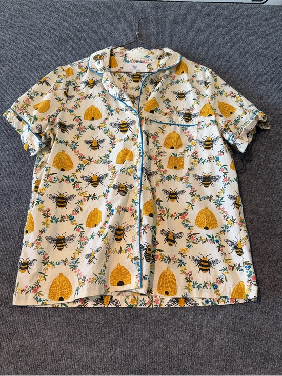 Printfresh Other - Printfresh Women's Bee & Hive Button-Front Pajama Top - Yellow & Cream